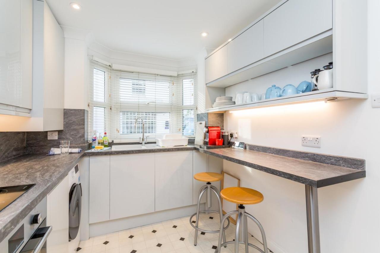 Modern Mews House With Free Parking Space, And Patio By Huluki Sussex Stays Brighton Exterior foto